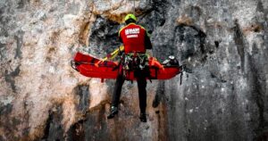 Salvamont România contestă reducerea sporurilor pentru condiții vătămătoare de muncă: „Măsură este profund nedreaptă față de salvatorii montani”