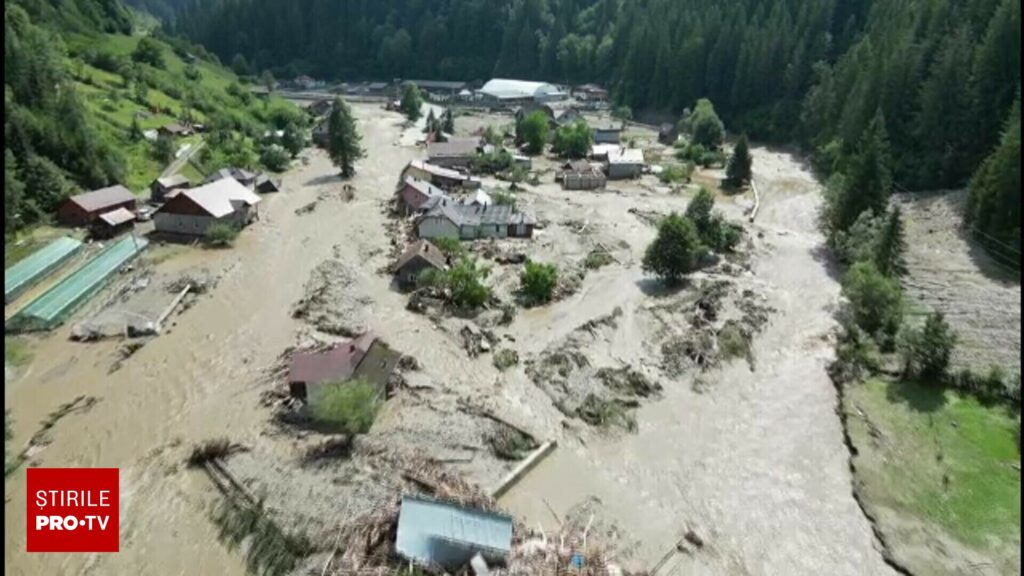 Furtuni devastatoare în Moldova. Un dig abia construit nu a rezistat furiei apelor „Ei au făcut digu’ cum le-a convenit”