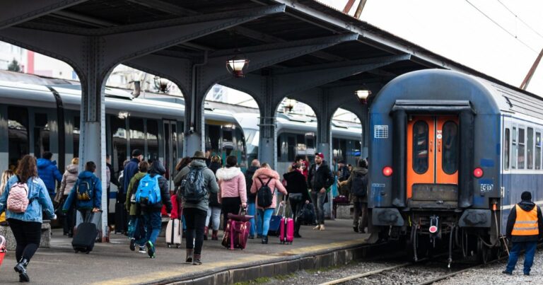 Cu cât se scumpesc biletele de tren de la 1 august. Anunţul oficial