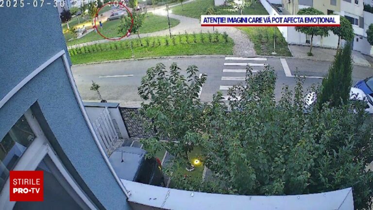 Copii pe biciclete, fugăriți de un șofer care a intrat cu mașina după ei într-un parc din Timișoara