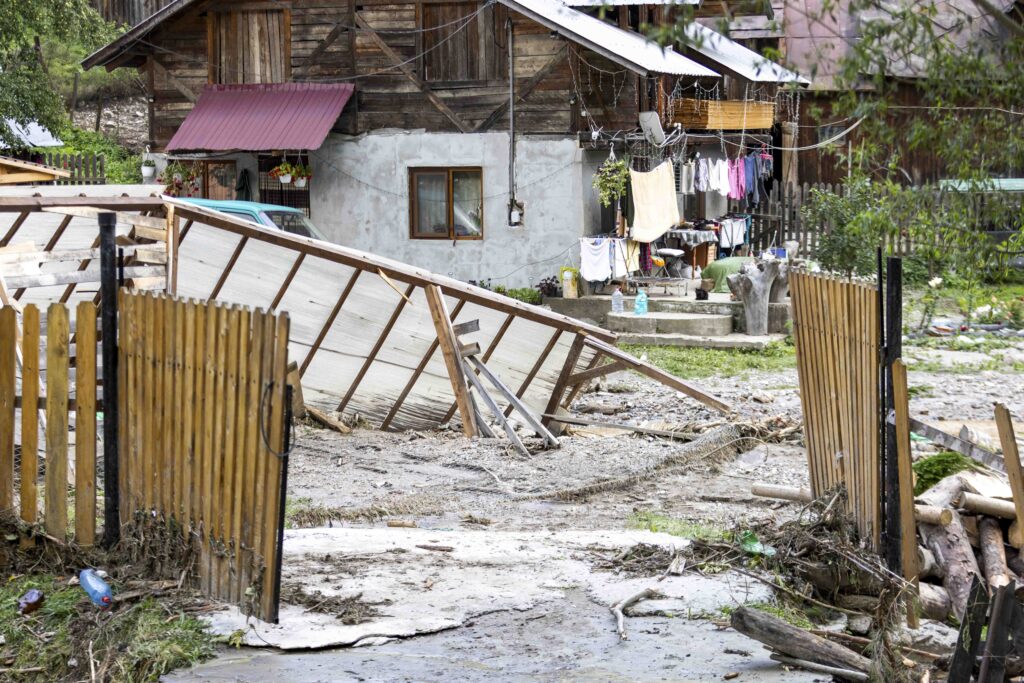 Inundații în Suceava și Neamț: România va activa mecanismul european RESTORE pentru refacerea zonelor afectate