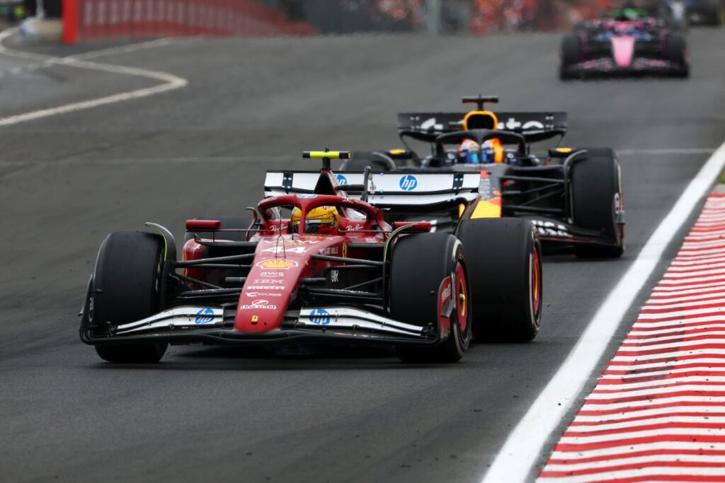 Max Verstappen și Lewis Hamilton au explicat incidentul de la Hungaroring: „S-a speriat și a ieșit de pe pistă”