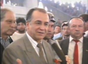 VIDEO Cum i-a trimis Ion Iliescu pe mineri să „reocupe” Piața Universității și le-a mulțumit pentru „înalta disciplină civică” după măcelul din 13-15 iunie