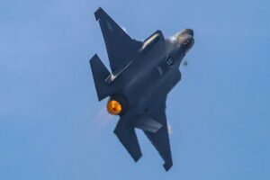 „Bomba tarifară” a lui Trump aruncă în aer o înțelegere bănoasă, pentru 36 de avioane de vânătoare F-35, cu un aliat privilegiat al SUA