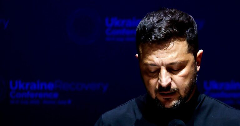 Mesajul lui Zelenski din ziua întâlnirii dintre Trump și Putin: „Rușii continuă să ucidă. Și asta spune multe”