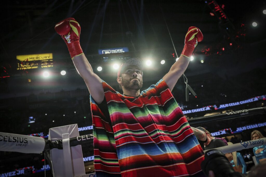 Pugilist de renume, de 4 ori campion, arestat imediat după deportare. Acuzații că a fost un „sicario” al temutului cartel Sinaloa