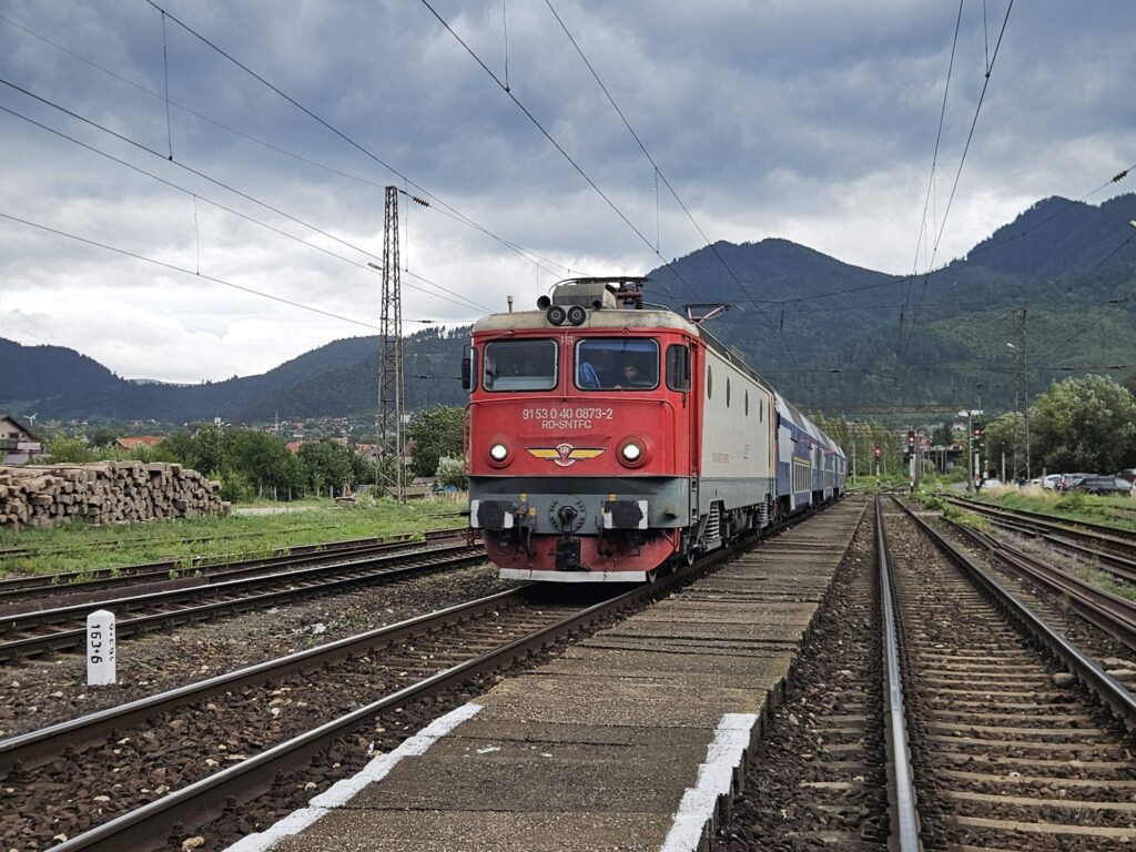 CFR Călători spune că trenurile vor continua să circule și după 1 septembrie. Care este soluția pentru plata datoriilor către CFR SA