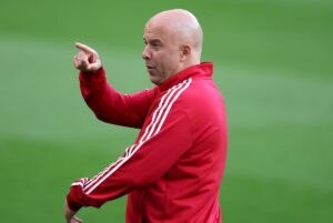 Fostul portar al lui Liverpool îl pune-n gardă pe Arne Slot: „Cu tot respectul, nu a mai trecut prin așa ceva”