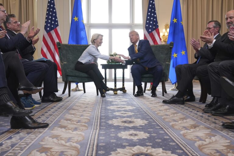 UE face un prim pas pentru implementarea acordului comercial cu SUA, așteptând reducerea taxelor americane pentru mașinile europene