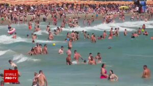 Românii au umplut litoralul și în ultimele zile de vară. Plajele sunt pline ca în vârf de sezon
