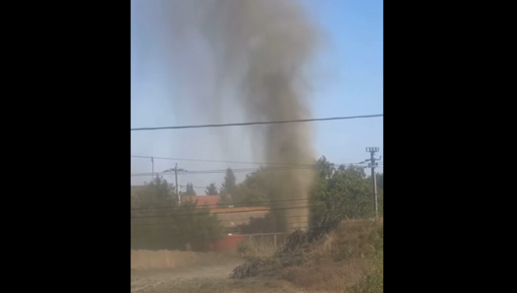 Incendiu la punga de gaz din Amara, Ialomița / Update: Crater de 50 de metri și oameni evacuați / video