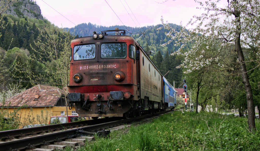 CFR SA amână suspendarea trenurilor CFR Călători și Transferoviar, după plata parțială a datoriilor