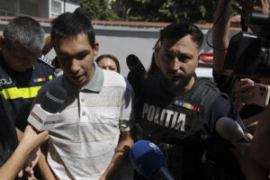 Bărbatul care l-a atacat pe livratorul străin în București, cercetat și pentru propagandă fascistă și legionară. Ce mesaje i-au găsit procurorii