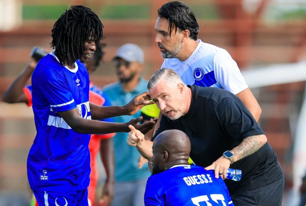 Laurențiu Reghecampf a debutat în campionatul din Sudan, într-un decor auster