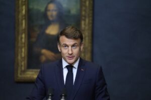 Popularitatea președintelui Macron, la un nivel minim. Majoritatea francezilor vor ca el să demisioneze