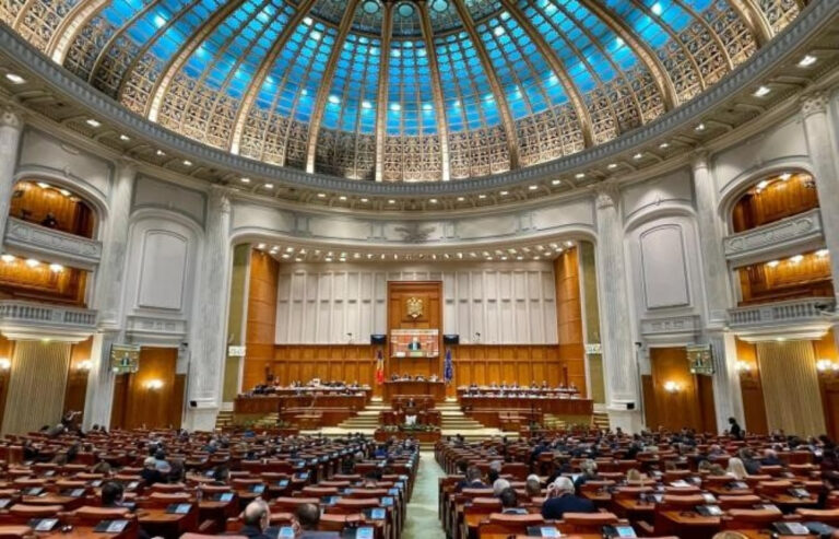 Patru moțiuni de cenzură, la votul Parlamentului/ Au picat toate cele patru moţiuni
