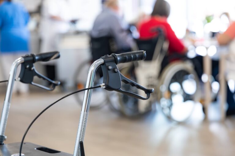Guvernul revizuiește criteriile de încadrare în grad de handicap. „Am identificat probleme serioase” / Fraude şi nereguli constatate