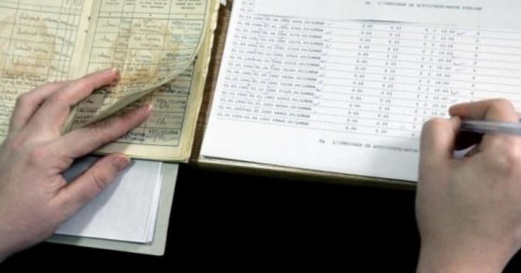 Merită să cumperi vechime în muncă? Pensia socială este cu 268 de lei mai mare decât asigurarea retroactivă