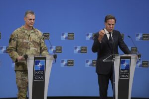 VIDEO Șeful NATO anunță că alianța va lansa o nouă misiune pentru întârirea flancului estic, după incursiunea dronelor rusești în Polonia. Rutte menționează și incidentele cu dronele căzute în România