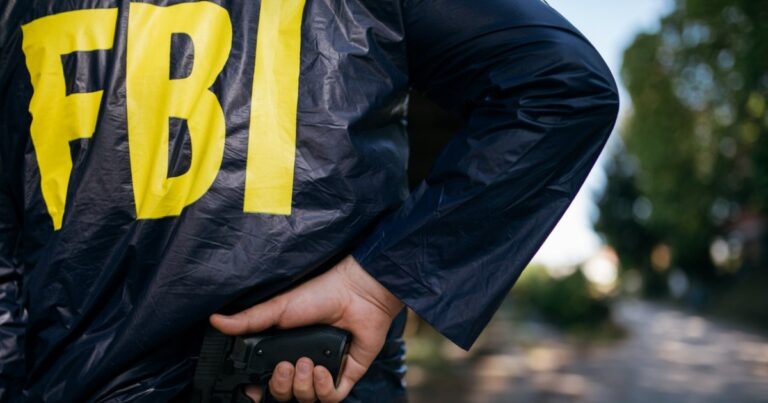 Alertă în Utah, după ce sub o maşină a presei a fost descoperit un dispozitiv exploziv. Suspectul, acuzat de terorism, anchetat de FBI