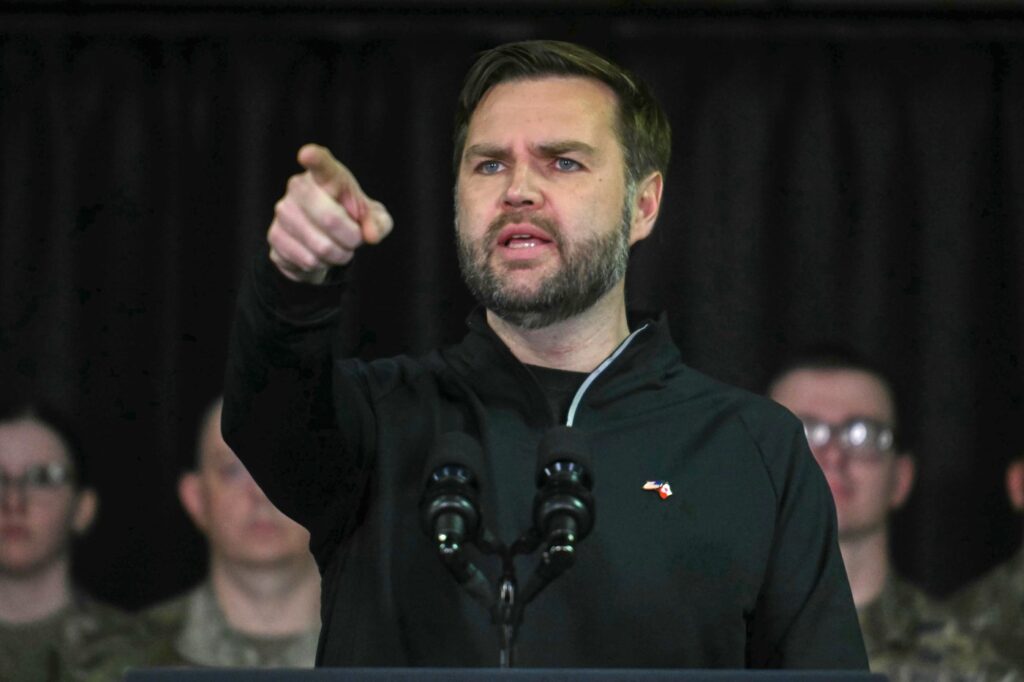 JD Vance: „Când cineva celebrează moartea lui Kirk, confruntați-l. Sunați-i și șeful”