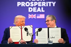 VIDEO Marea Britanie dă o lovitură de proporții: Acord cu Donald Trump pentru investiții istorice din partea SUA