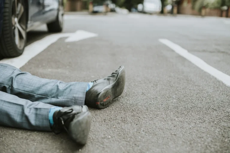 Carambol în Piatra-Neamț: trei mașini avariate, un bărbat dus de urgență la Terapie Intensivă