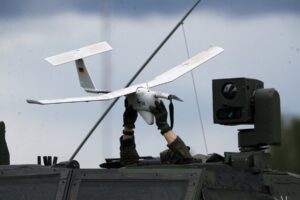O bază militară din nord-estul Franţei, survolată de drone neidentificate / Autoritățile au întărit măsurile de securitate