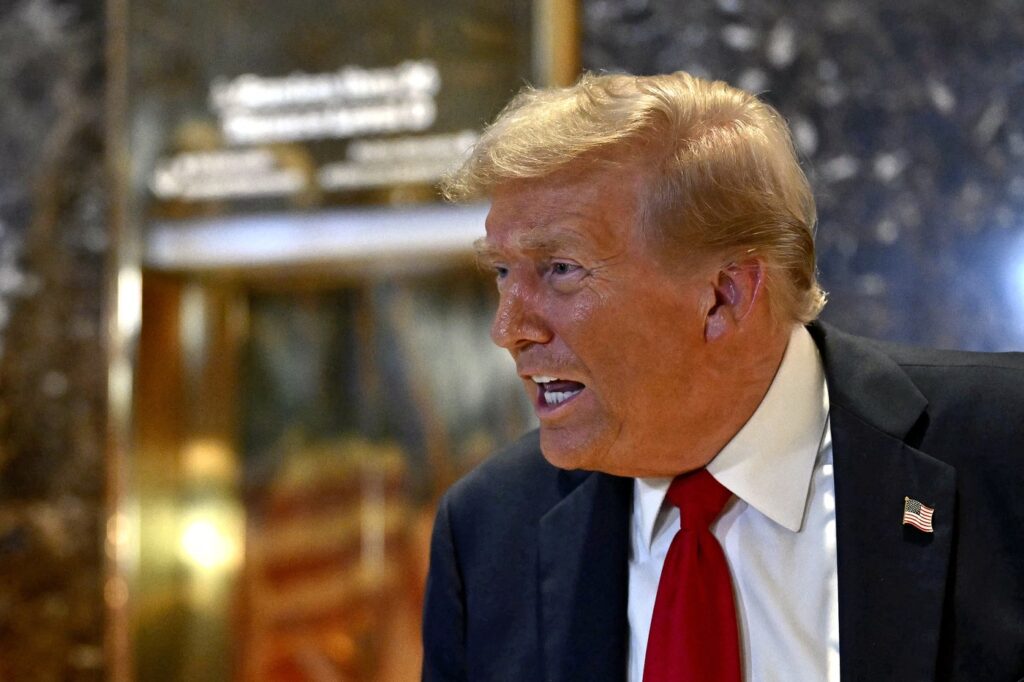 Donald Trump repetă afirmațiile despre Tylenol și vaccinuri și oferă și alte sfaturi de sănătate