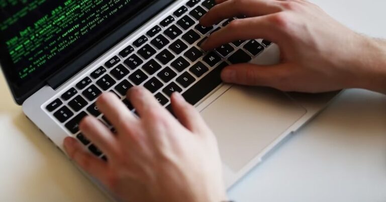 Peste 4.000 de site-uri restricționate în Republica Moldova în urma unui val de atacuri cibernetice