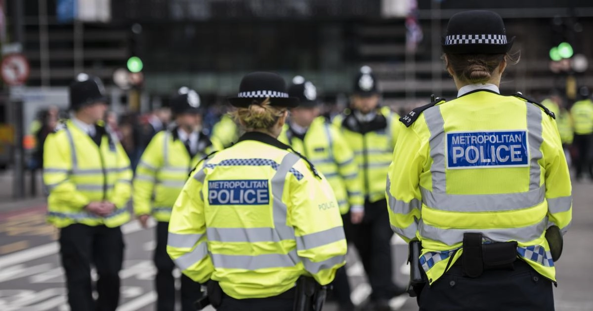 L-au identificat! Poliţia britanică anunţă cine este atacatorul de la sinagoga din Manchester