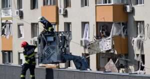 Reconstruirea blocului care a explodat în Rahova. Ministrul Cseke Attila: „Nu avem astăzi un cadru legal disponibil”