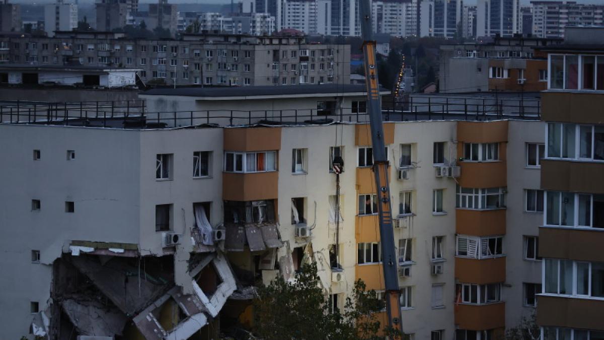Guvernul explică de ce oamenii care locuiau în blocul cu explozia din Rahova nu vor primi apartamente „la cheie”