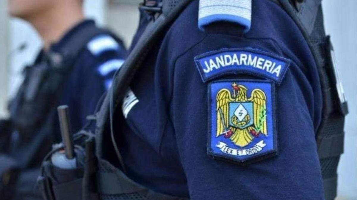 Amenzi date de Jandarmerie în timpul ceremoniei la care Ilie Bolojan a fost huiduit