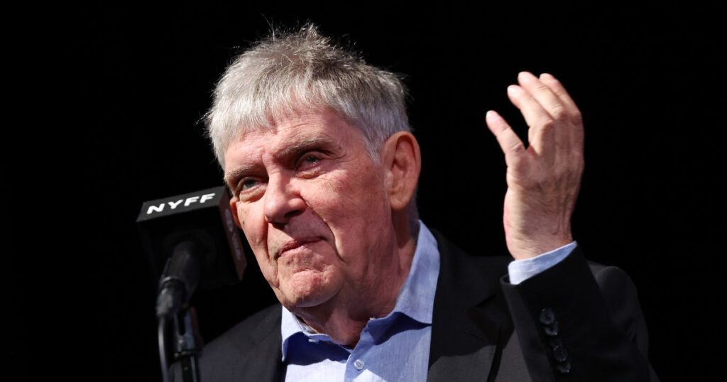 Regizorul Andrei Ujică, despre nostalgia autoritarismului: „Țările sunt pregătite foarte rar să-și privească propria istorie cu onestitate“