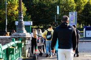 Populația României a mai scăzut cu 110.000 persoane, anunță Statistica. Iar jumătate din români trăiesc la sat, cu tot ce înseamnă asta pentru economie