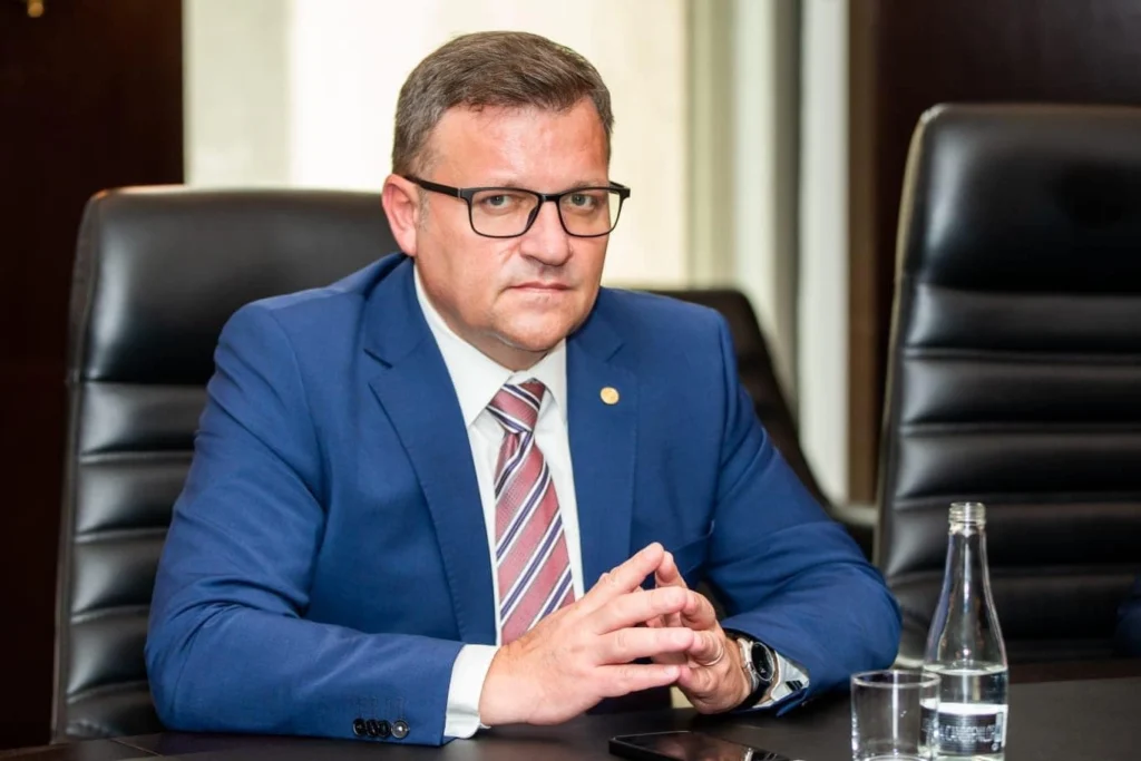 Marius Budăi îi dă peste degete lui Bolojan: Taxele nu creșteau dacă accepta măsurile PSD