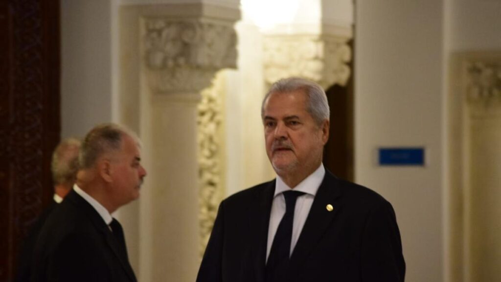 Mesajul lui Adrian Năstase, după ce nu a fost invitat la inaugurarea Catedralei Mântuirii Neamului