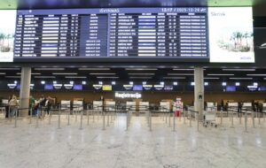 Baloanele venite dinspre Belarus au închis din nou principalul aeroport din Lituania