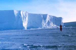 Până la 60% dintre banchizele din Antarctica riscă să devenă instabile în următoarele secole, arată un nou studiu