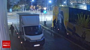 Fațada sediului central al AUR a fost vandalizată. George Simion: „Solicit SPP asigurarea protecţiei pentru viaţa mea”