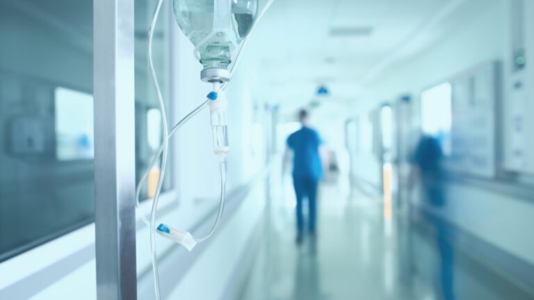 Un infirmier a ucis 10 pacienţi aflaţi în stadiu terminal cu injecții letale, în Germania. Ce sentință a primit