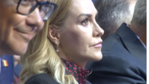 Gabriela Firea, surprinsă cu ochii înlăcrimați în sala congresului PSD / video