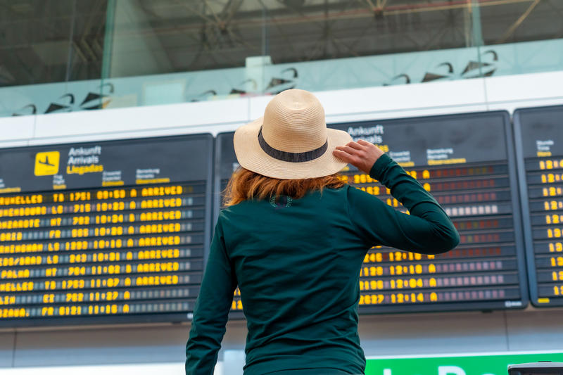 Ar trebui să facem case de îngrijire a bătrânilor pentru clienții bogați din Europa. Să vină nemțoaicele la noi, în loc să meargă în Thailanda, consideră economistul șef al BNR