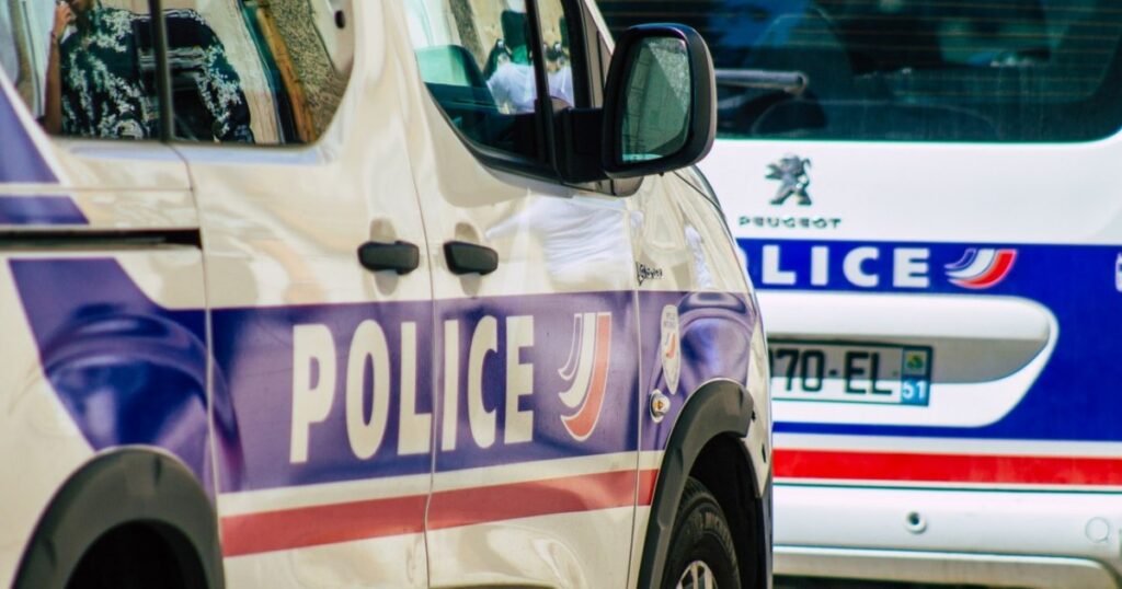 Trei tinere franțuzoaice, arestate pentru planificarea unui atac la Paris