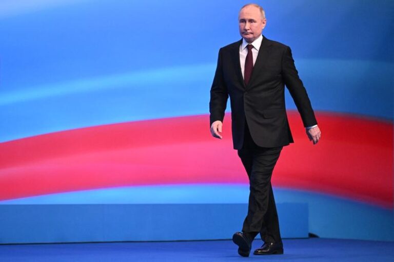 VIDEO Un detaliu relansează zvonurile despre sănătatea lui Vladimir Putin. „Pare dureroasă”