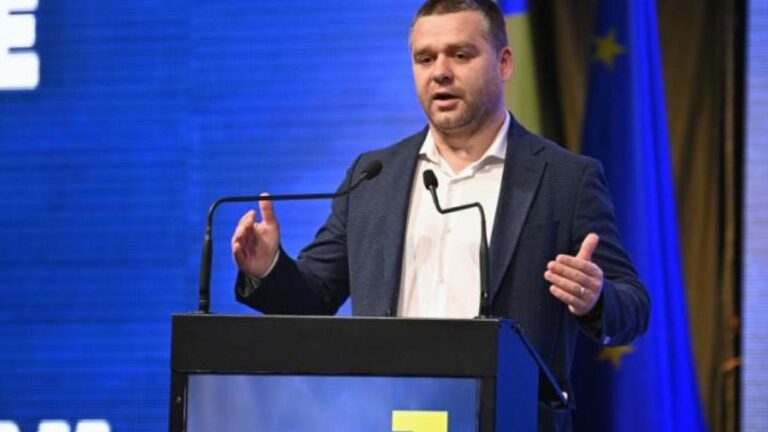 Răspunsul lui Ciucu întrebat dacă îi e frică de cutremure. Stă la etajul 8, într-un bloc comunist. Ce ar face ca primar general