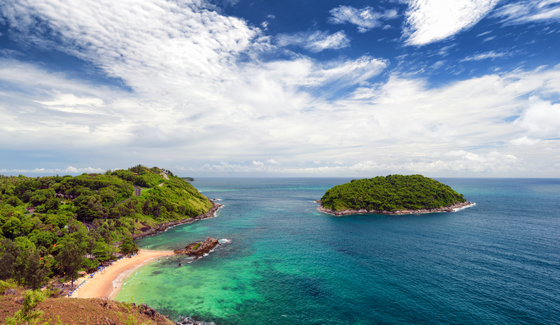 Un hacker rus căutat de FBI a fost reținut într-o stațiune din Thailanda