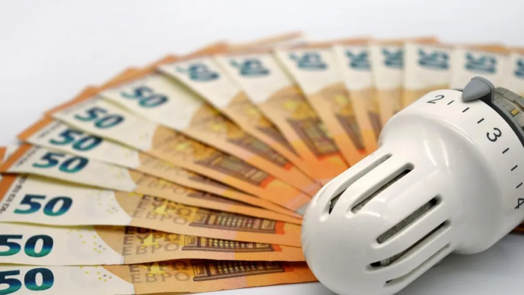 Nouă înșelătorie în România: Facturi false la energie, gaze, apă sau Internet
