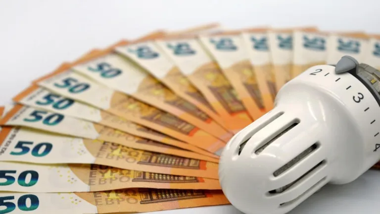 Nouă înșelătorie în România: Facturi false la energie, gaze, apă sau Internet